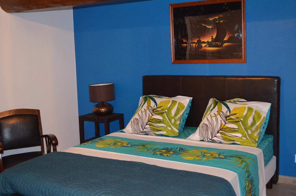 La Fontenelle Chambres D'Hotes Sainte-Severe Room photo