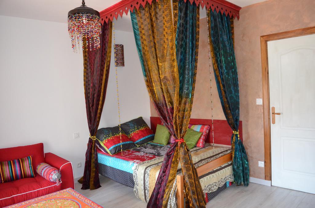 La Fontenelle Chambres D'Hotes Sainte-Severe Room photo